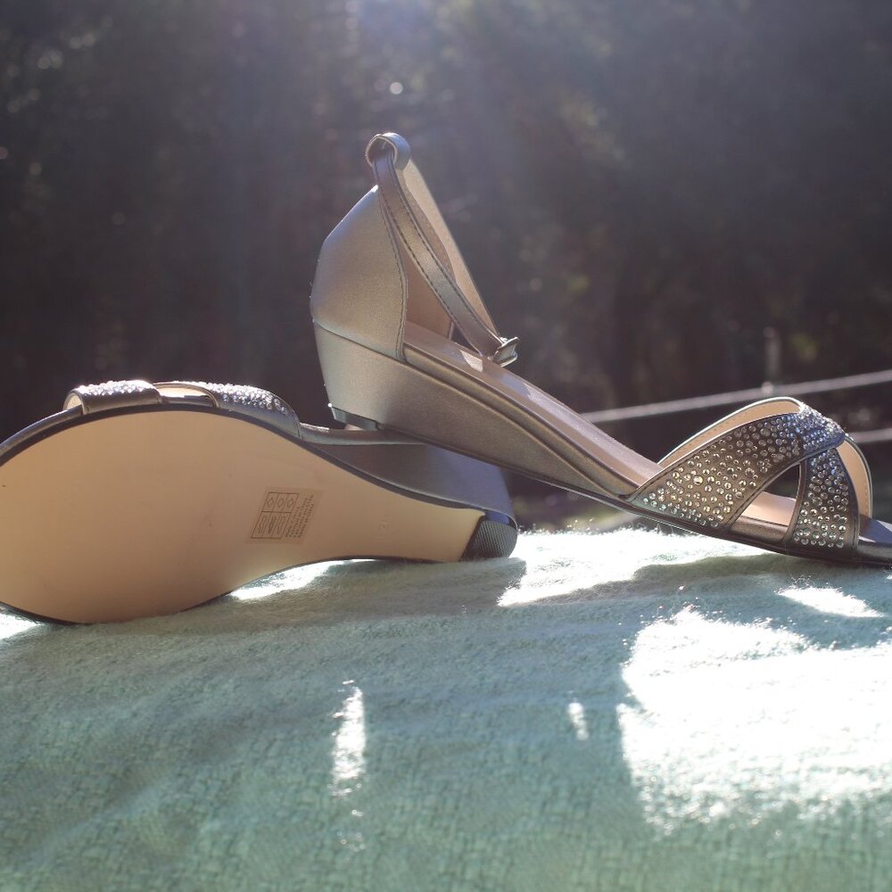 NEW TOUCH UPS BY BENJAMIN WALK LENA WEDGE SANDAL Size 12M NWOT